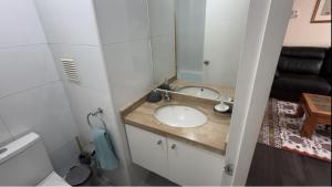 Ένα μπάνιο στο Decher Apartment - Puerto Varas