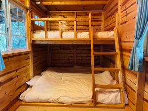 Postel nebo postele na pokoji v ubytování Akagi Log INN Glamping - Vacation STAY 39479v