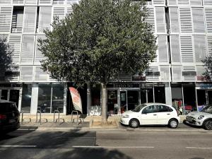 Gambar di galeri bagi Appart Lumineux 2ch proche Près d'Arènes avec wifi tv et patio di Montpellier