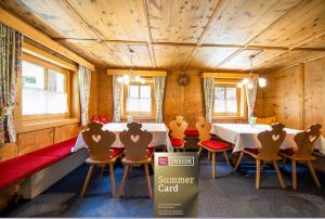 Posedenie v ubytovaní Farmerhouse by Northsouth Aparthments