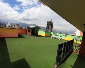 una vista dal tetto di un edificio di Alojamiento Espectacular en Zona Turistica vigo a Sabaneta