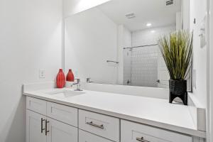 Ένα μπάνιο στο Luxé Living KASA +33 φωτογραφίες