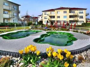 Zahrada ubytování Apartment in Grzybowo near Beach & Cycle Path