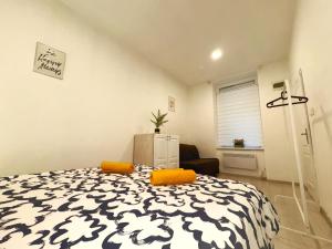 Posteľ alebo postele v izbe v ubytovaní Central Private Apartment-7pax