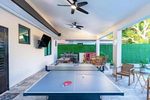 Borðtennisaðstaða á El Poblado Pool Paradise at Boquerón eða í nágrenninu