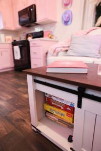 Η κουζίνα ή μικρή κουζίνα στο Dolly's Place 6260 +48 φωτογραφίες