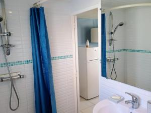 Koupelna v ubytování Logement privé à 50m des plages