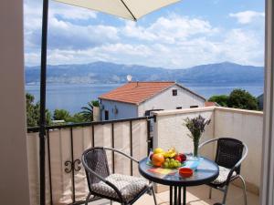 Gallery image of Apartment Jela in Postira