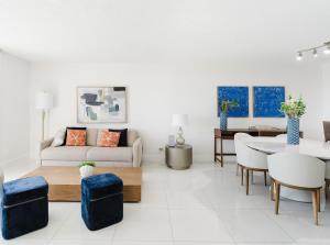 Posezení v ubytování Beachside Modern 2BR 2BA