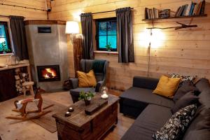 Photo de la galerie de l'établissement BESKID NISKI Dębowy Przysiółek pod Cieklinką - Siedlisko na wyłączność DWA DOMKI, à Cieklin