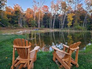 Afbeelding uit fotogalerij van Cozy Catskill Log Home in Monticello