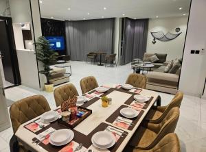 Posezení v ubytování شقة بنظام فيلا مستقلة بالكورنيشapartment with villa system