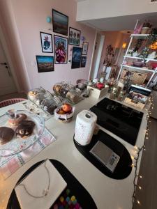 Jedlo v ubytovaní bed & breakfast alebo blízkom okolí