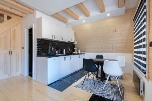 Cuina o zona de cuina de Holiday Home Ella Mokra Gora - Apartman Ella