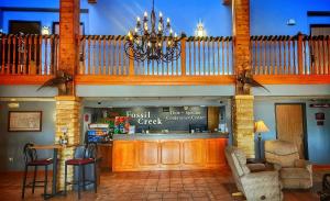 Restaurace v ubytování Fossil Creek Hotel & Suites