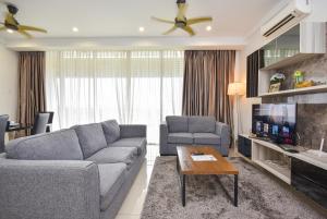 Posezení v ubytování Encorp Marina Suites by Nest Home at Puteri Harbour