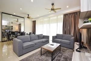 Posezení v ubytování Encorp Marina Suites by Nest Home at Puteri Harbour