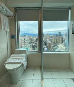 Bilik mandi di 西門雲町旅店 Sky Gate Hotel +32 gambar
