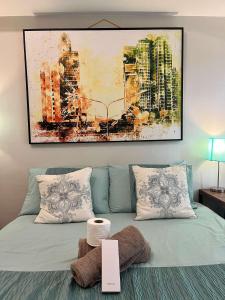 Posteľ alebo postele v izbe v ubytovaní Best Condo Studio 24th Floor The Loop Tower CDO Lucky 4