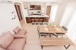 Kuchyň nebo kuchyňský kout v ubytování New Open! Collab House 富士山眺望 送迎無料 BBQ 器具無料貸出