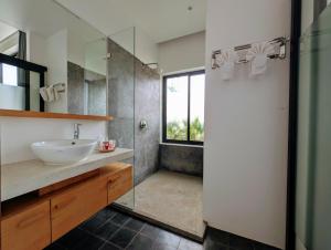Ванная комната в Villa Sun - Boutique Hotel +16 фотографий