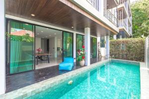 Bazén v ubytování Vibrant Life at 4BR Pool Villa, Kata - UTK3 nebo v jeho okolí