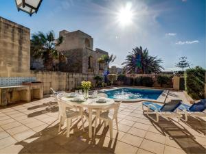 Bassein majutusasutuses Gozo Escape või selle lähedal