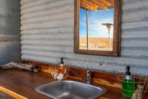 二十九棕榈村Mindy's Rustic Rabbit Cabin - Heart - Spa - View的相册照片