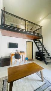 TV a/nebo společenská místnost v ubytování Rooma Kichi Private Pool + 34 fotografií