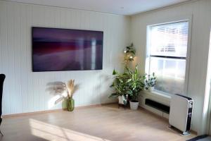 TV a/nebo společenská místnost v ubytování Les Homes - Modern & Cozy Stay Near Oslo Airport