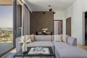 Posezení v ubytování Silkhaus elegant 1BDR in Downtown Views with pool & gym access