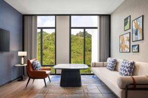 Posezení v ubytování Four Points by Sheraton Ha Giang