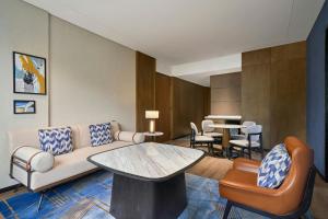 Posezení v ubytování Four Points by Sheraton Ha Giang