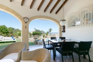 Posedenie v ubytovaní Villa Montgo Denia