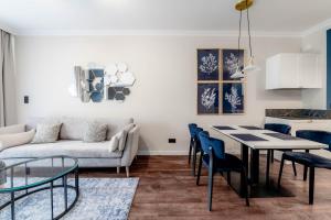 Χώρος καθιστικού στο Central Park Mielno by Solarento