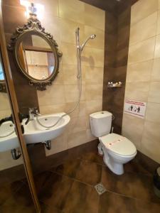 Ванная комната в City Hotel +40 фотографий