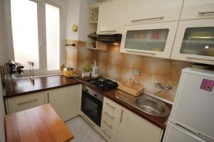 Kuchyňa alebo kuchynka v ubytovaní Apartment Adriatica City