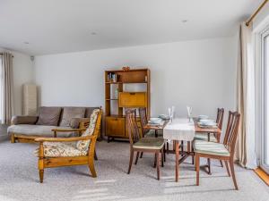 Χώρος καθιστικού στο Charming Hayling House with Garden Pass The Keys