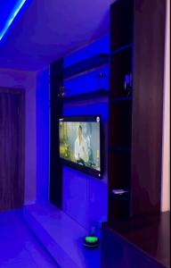 Μια τηλεόραση ή/και κέντρο ψυχαγωγίας στο S A Luxury Apartments