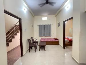 Postel nebo postele na pokoji v ubytování Kashi Paradise Stay by visitkashi