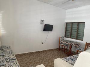 TV a/nebo společenská místnost v ubytování Jacaranda road bnb