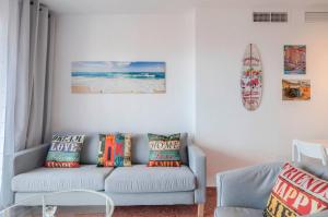 Posezení v ubytování 041 - Los Porches Beach Apartment