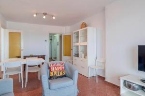 Posezení v ubytování 041 - Los Porches Beach Apartment