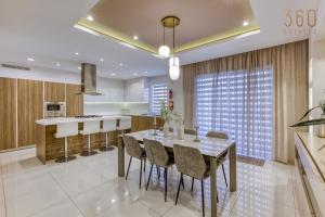 Dapur atau dapur kecil di 2BR Home in Mosta with Terrace & Views by 360 Estates +144 gambar