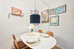 Fotografie z fotogalerie ubytování Amalfi A08 - super zentral für 4PP - 2 Zimmer & Boxspringbetten v destinaci Kaiserslautern + 8 fotografií