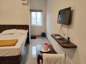 Gallery image of JP Tower in Covelong +4 photos