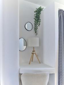 Ένα μπάνιο στο Villa Dalida