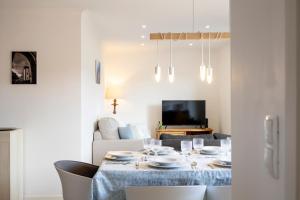 TV a/nebo společenská místnost v ubytování Casa dos Santos