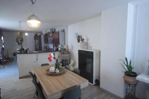 Fotografie z fotogalerie ubytování Appartement 90 m2 v destinaci Vic-sur-Seille