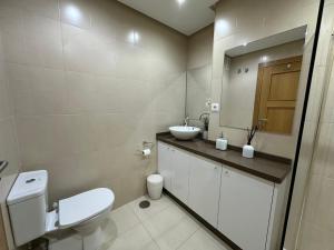 A bathroom at La Torre Golf Resort